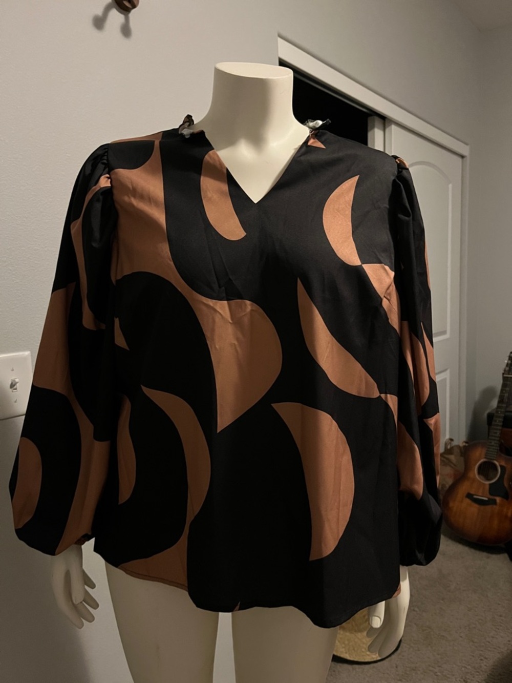 SHEIN Black and Brown Abstract V-Neck Puff-Sleeve Blouse